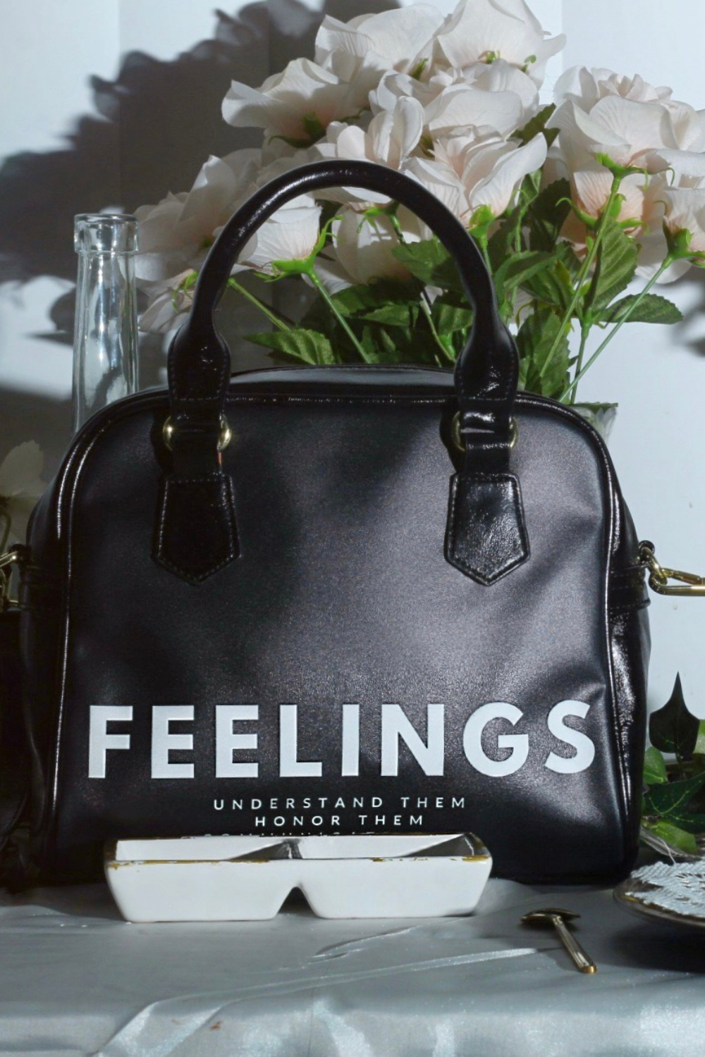 Feelings Shoulder Handbag