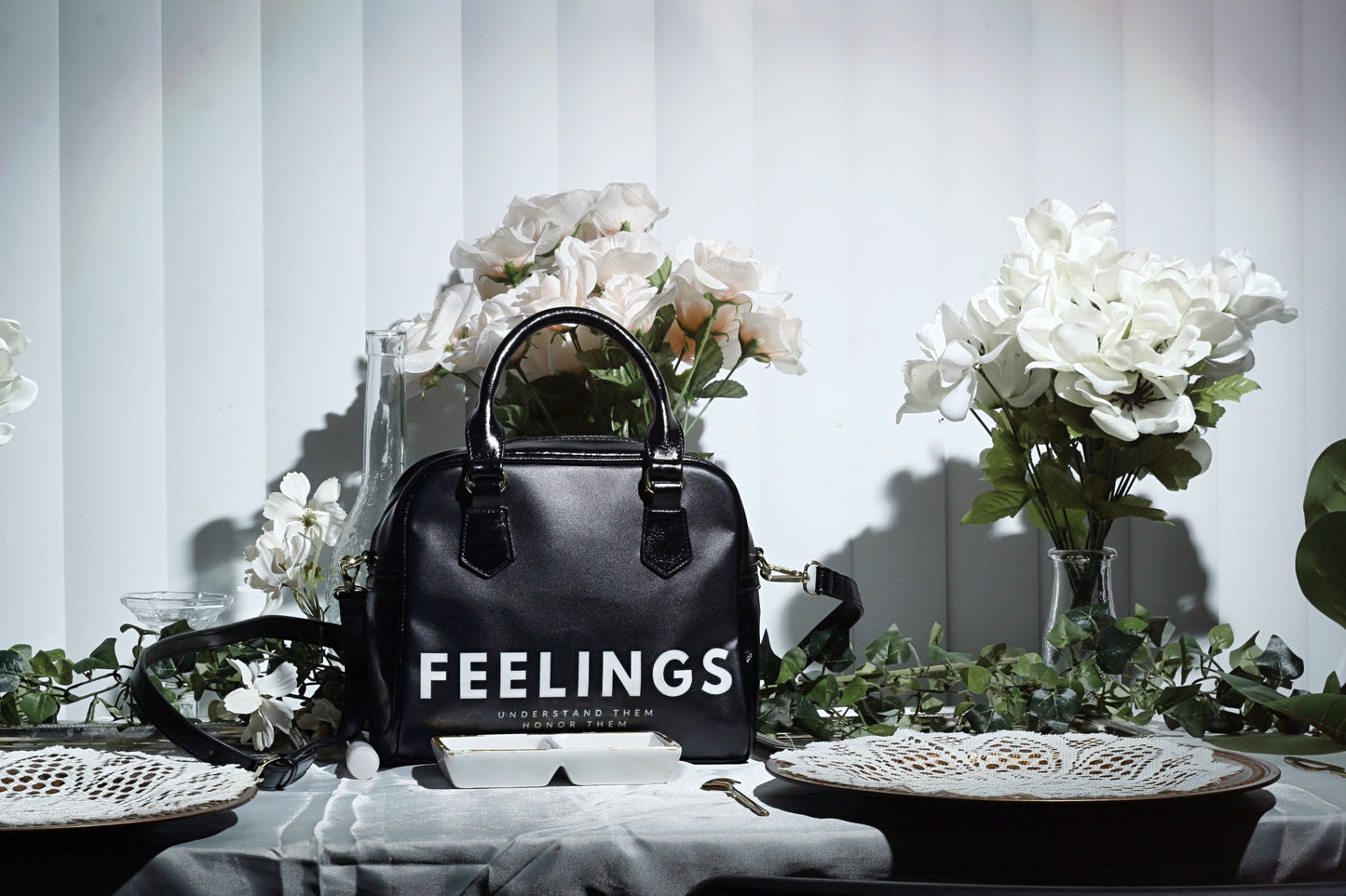 Feelings Shoulder Handbag